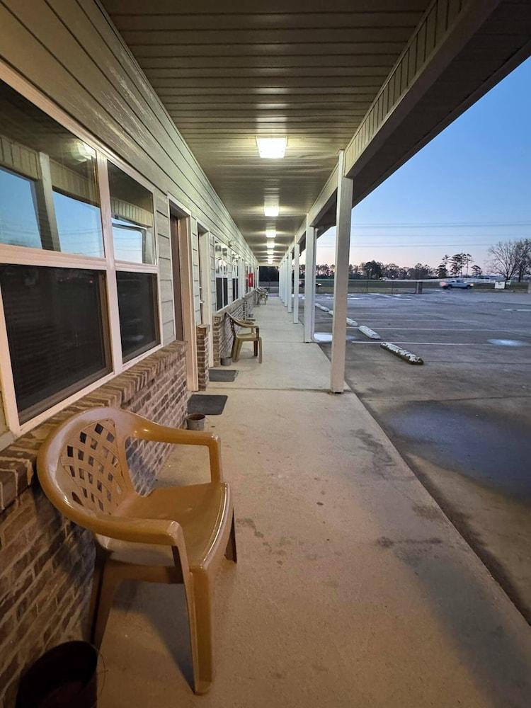 Weiss Lake Lodge photo 19