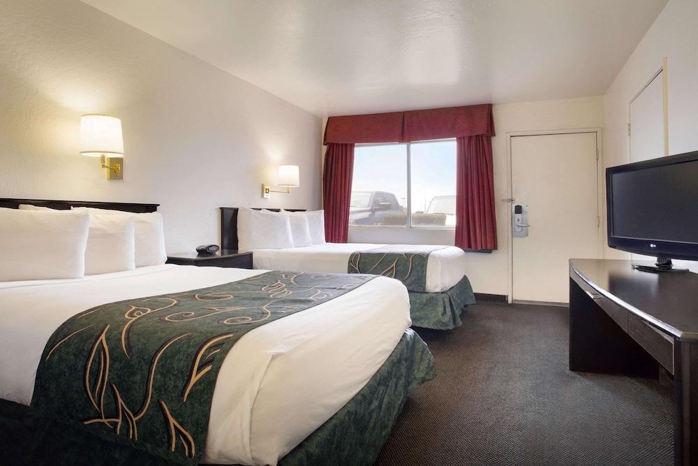 Travelodge by Wyndham Winslow photo 6