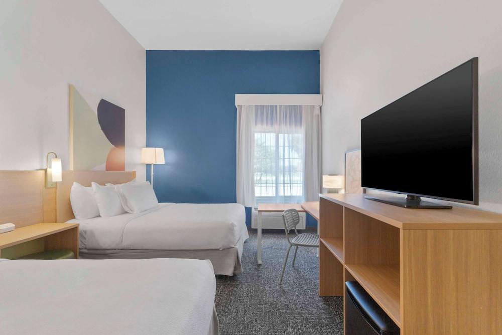Spark by Hilton San Antonio Dominion photo 4