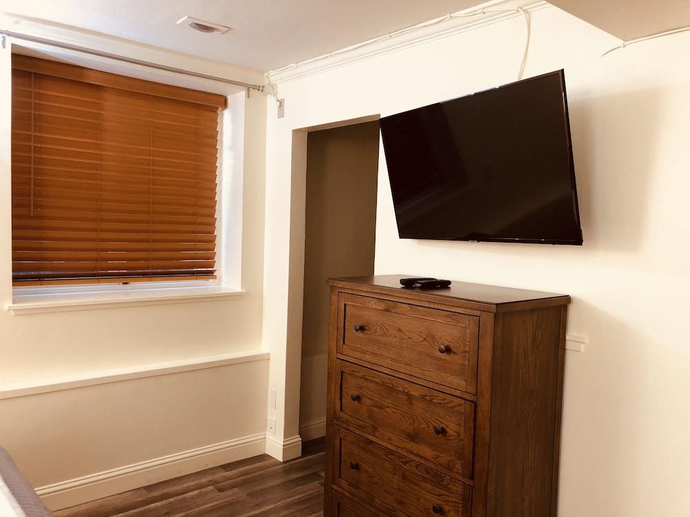 Pacific Grove Inn photo 80