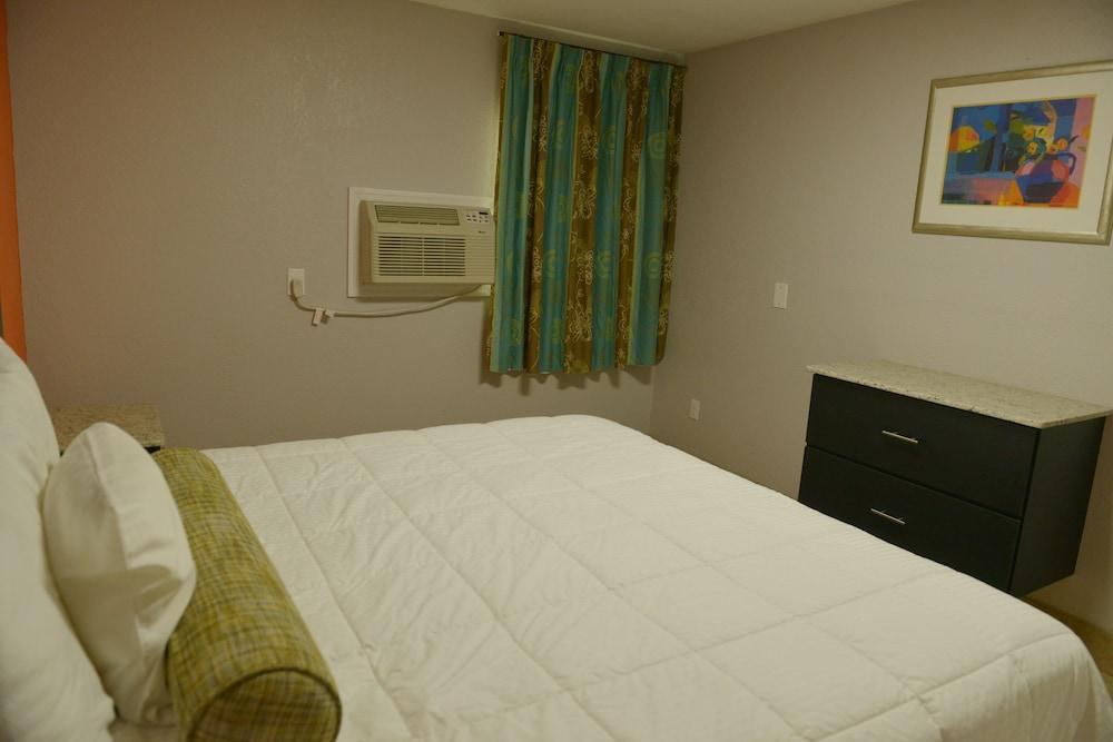 Rodeway Inn & Suites Winter Haven Chain Of Lakes photo 24