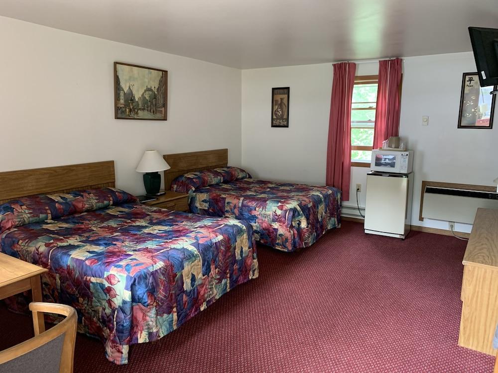 Lakeside Motel photo 61