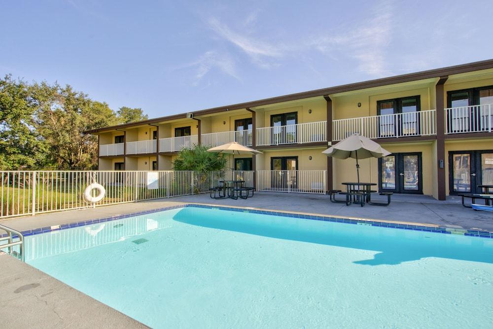 Clearwater Hotel photo 75