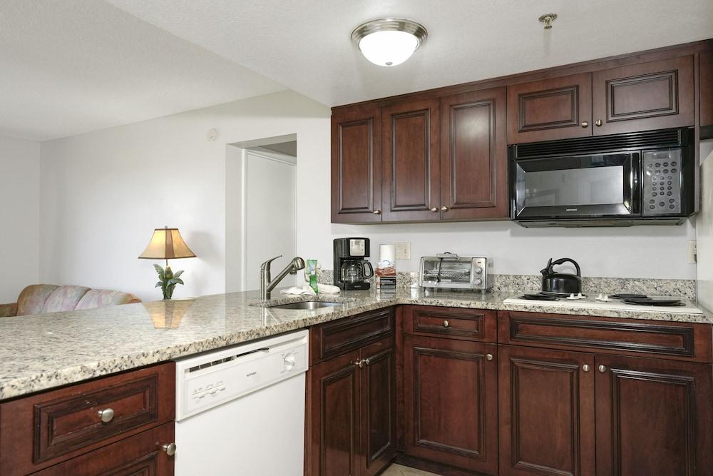 Parc Corniche Condominium Suite Hotel photo 15