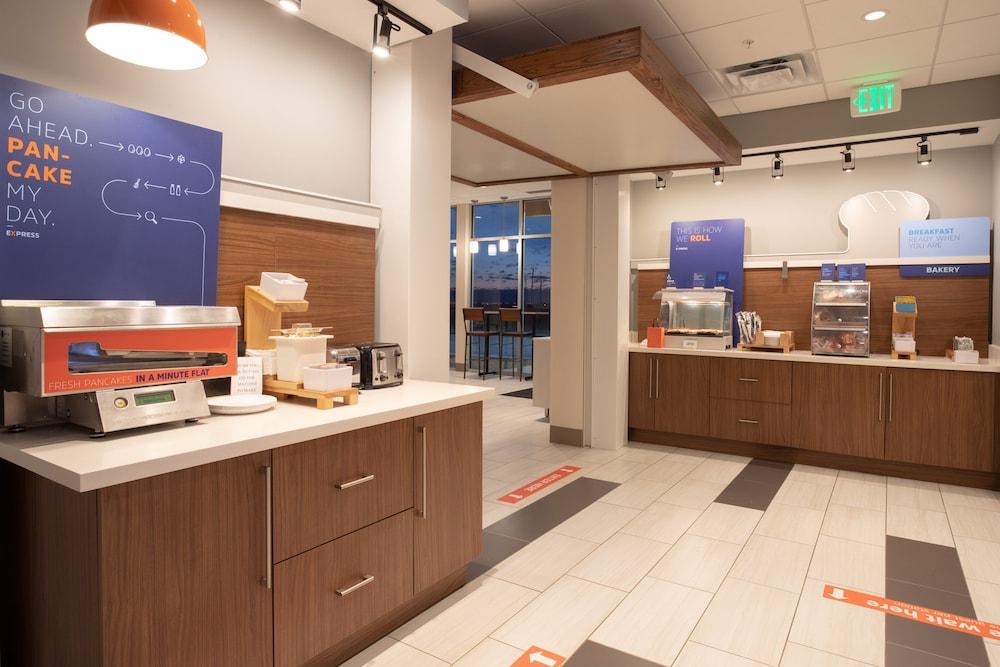 Holiday Inn Express & Suites Goodland I 70 by IHG photo 33