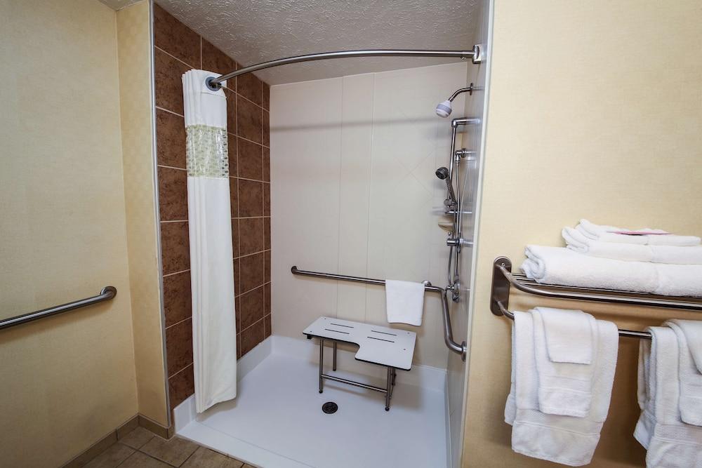 Hampton Inn Waterloo Cedar Valley photo 31