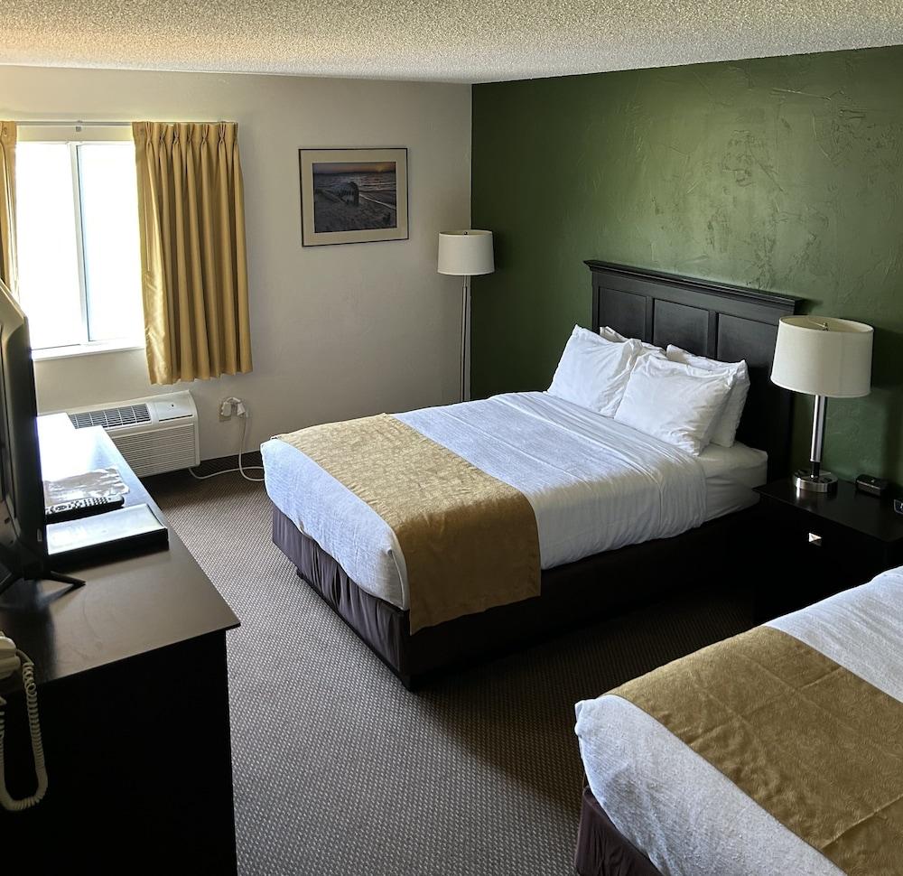 Boarders Inn & Suites by Cobblestone Hotels - Munising photo 7
