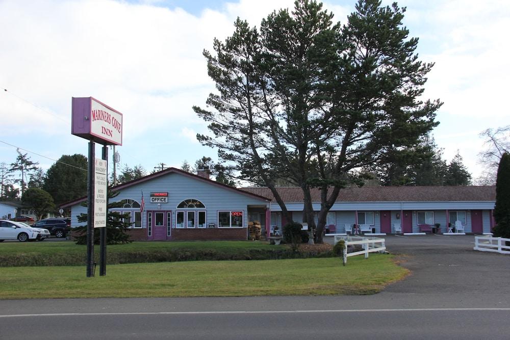 Mariner's Cove Inn — hotel in Westport