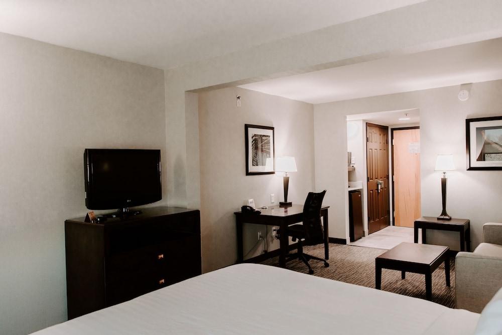 Wingate by Wyndham Chantilly / Dulles Airport photo 8