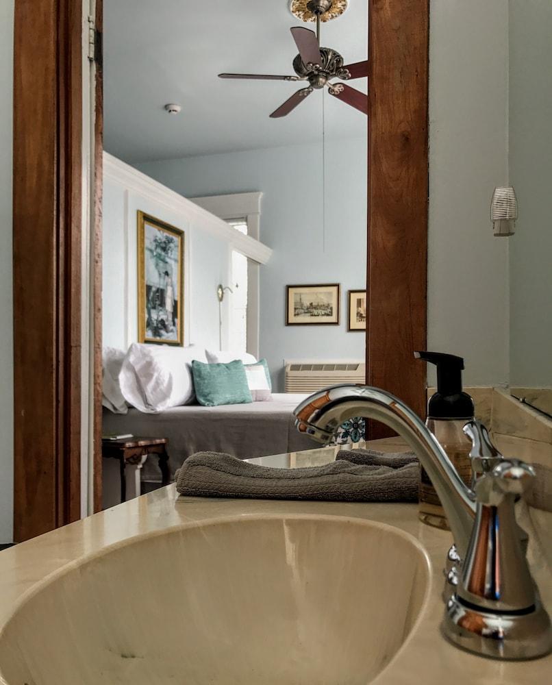 Edwardian Inn photo 25