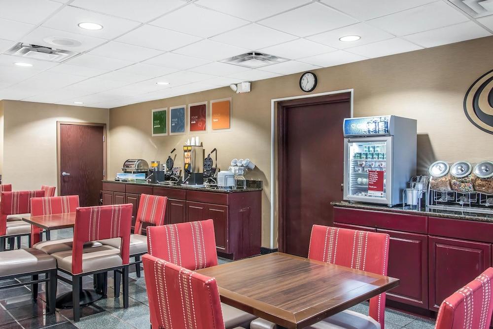 Comfort Suites Wixom - Novi photo 37