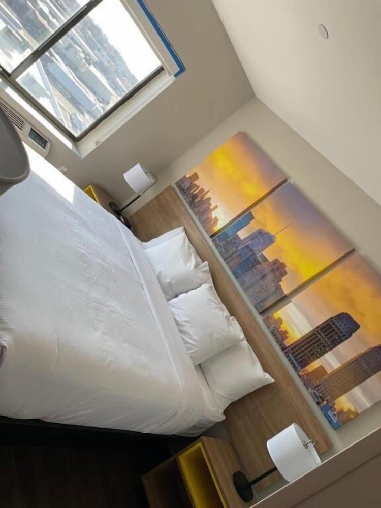 Days Inn & Suites by Wyndham Jamaica JFK Airport photo 9