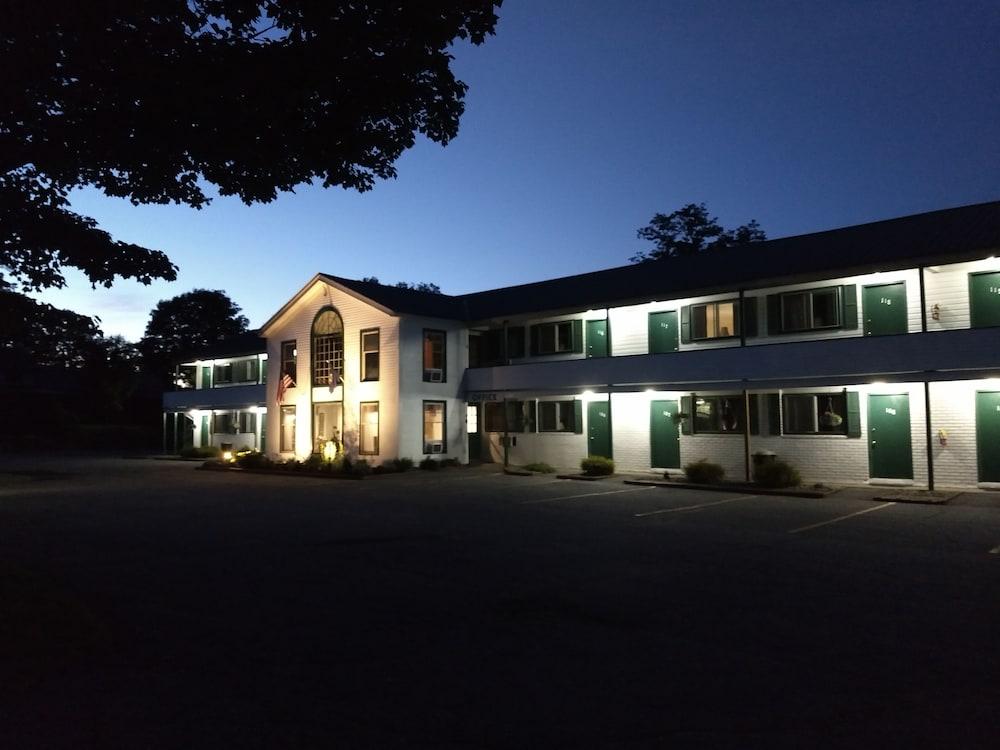 The Lodge at West River photo 13