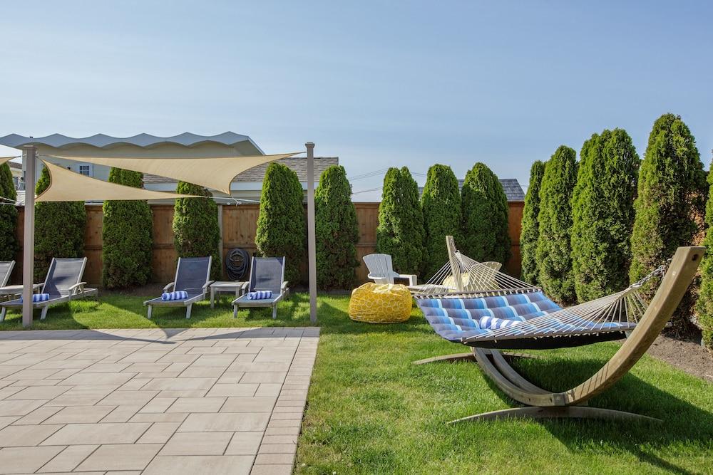 Ocean Resort Inn photo 90