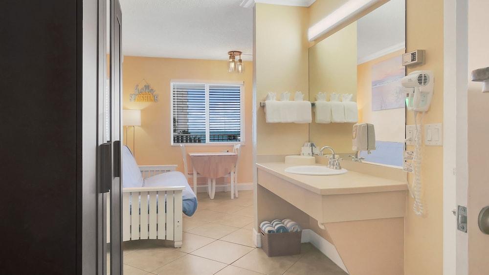 Pelican Pointe Clearwater Beach Hotel photo 65