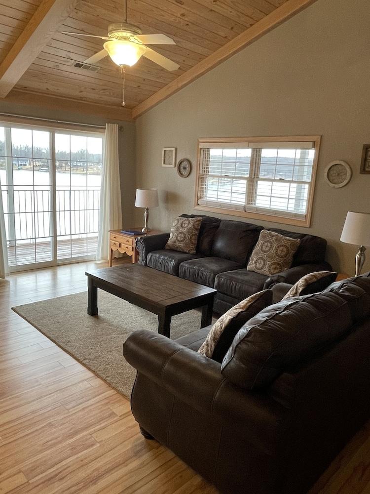 Crown Point Resort photo 7