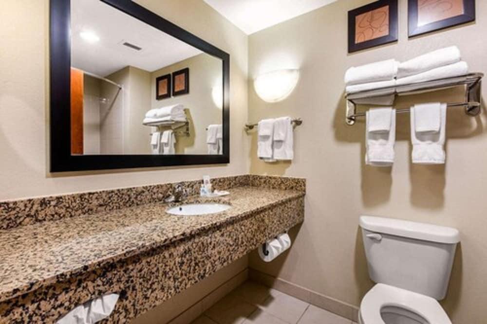 Comfort Suites Manchester near Arnold AFB photo 48
