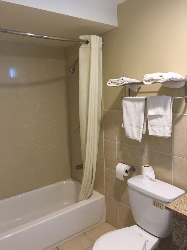 Chisholms Motor Inn photo 15