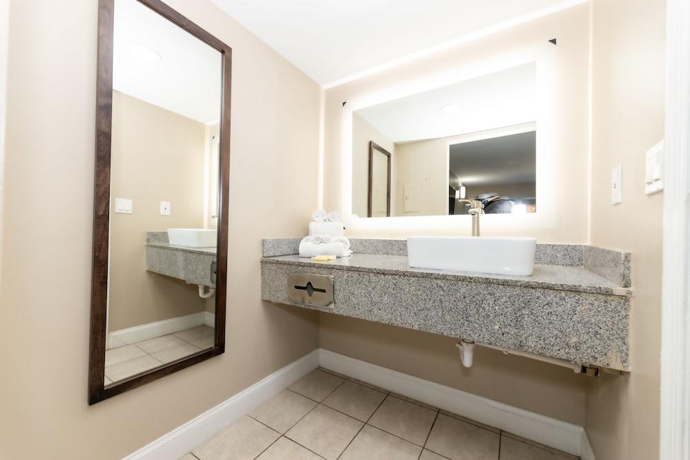 Seaside Sands Inn photo 65
