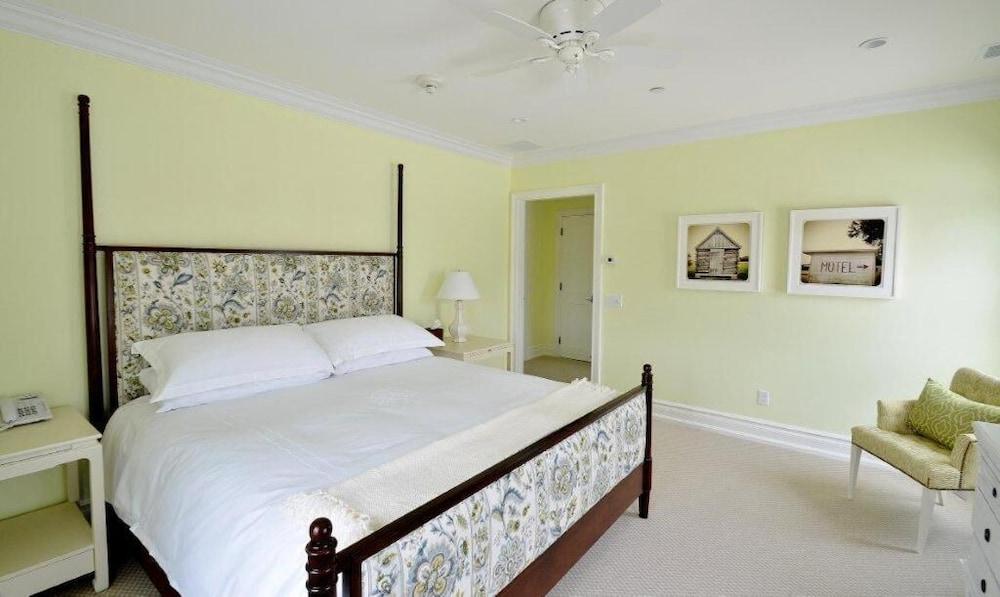 The Quogue Club at Hallock House photo 20