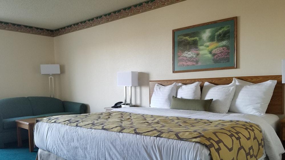 Baymont by Wyndham Limon photo 25