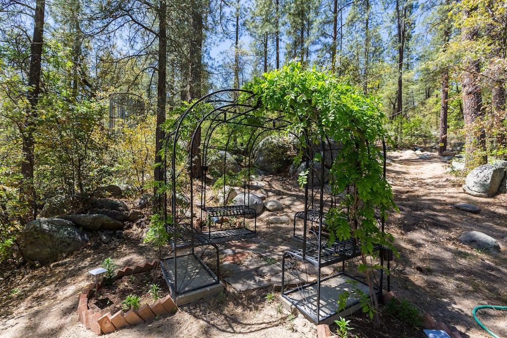 Crown King Cabins Suites and Bunkhouse photo 33