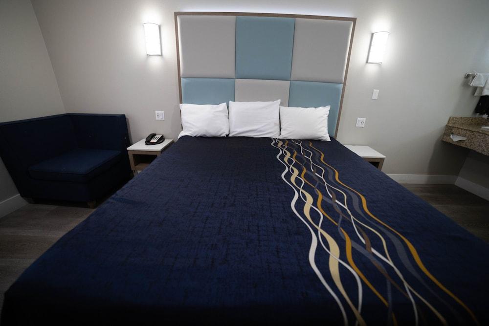 Mid City Inn and Suites photo 36