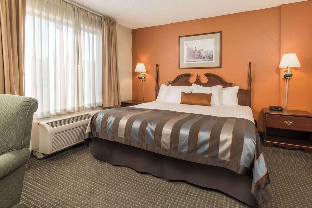 Wingate by Wyndham Indianapolis Airport-Rockville Rd. photo 17