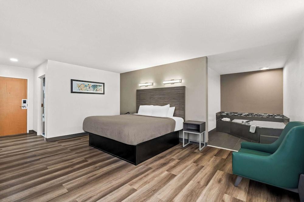 Quality Inn & Suites Biloxi - Ocean Springs photo 17