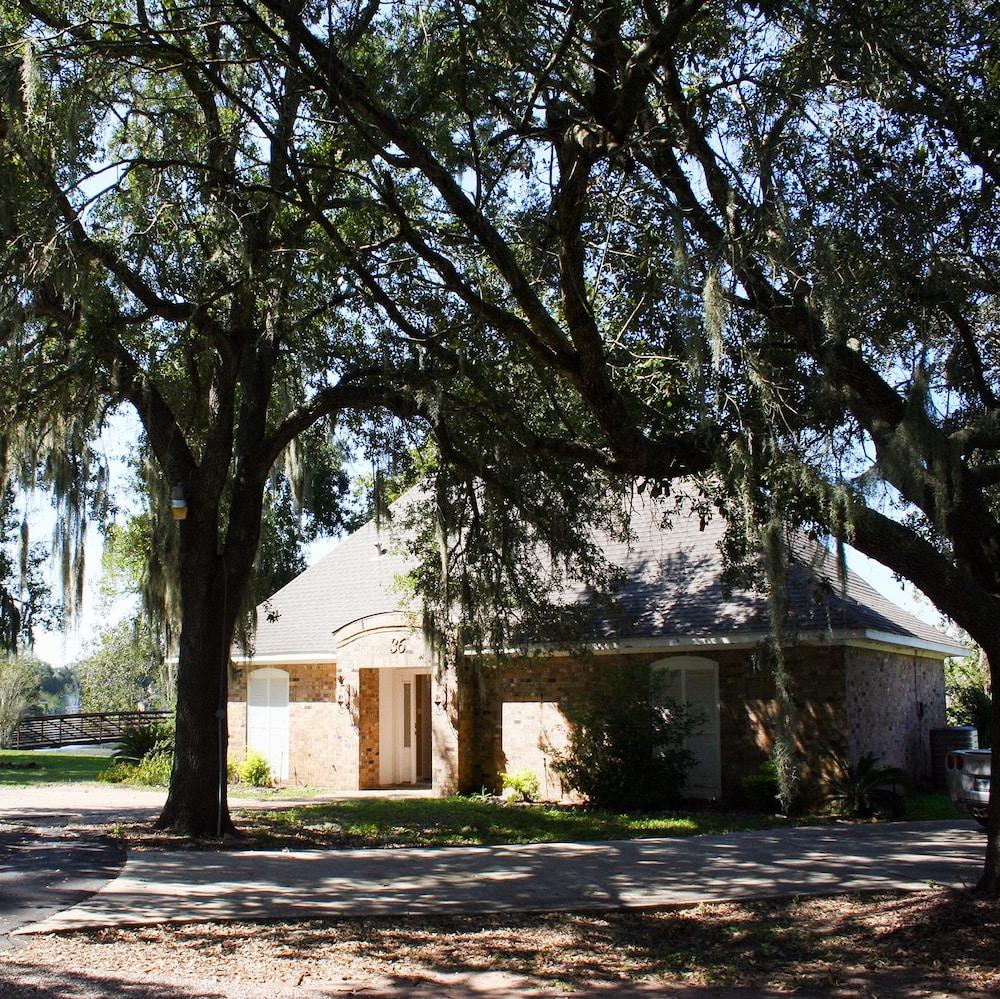 Columbia Lakes Resort Cottages photo 7
