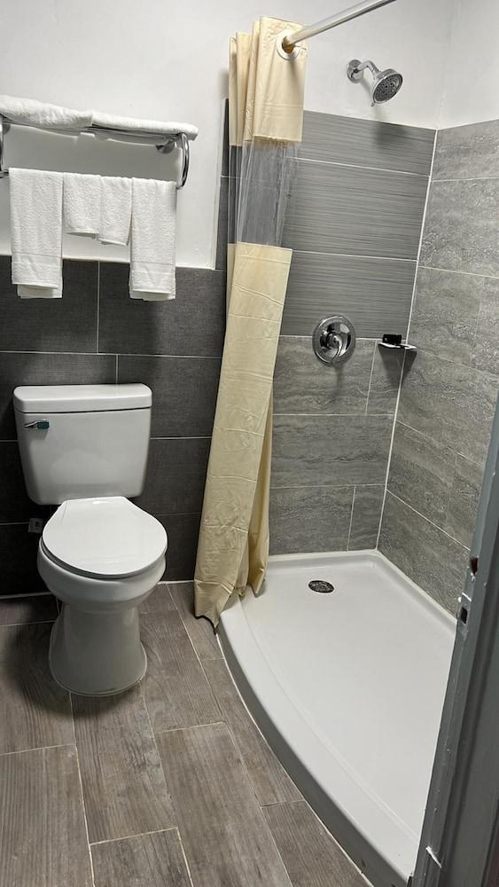 Imperial Inn photo 6