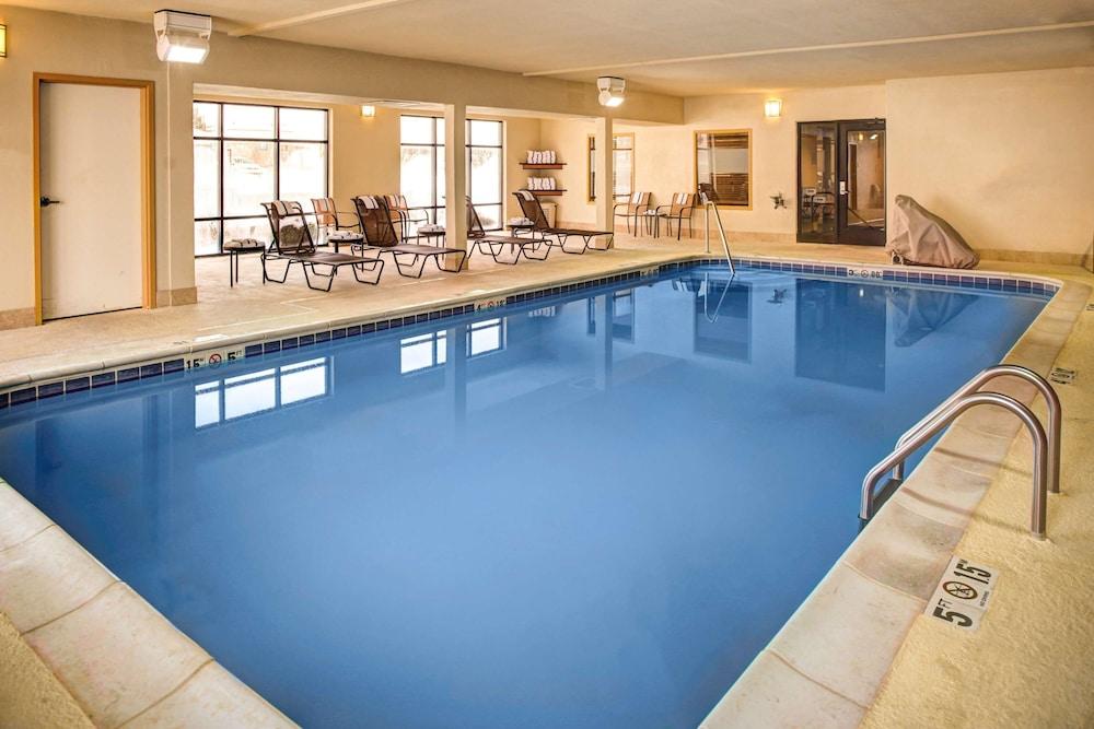 Hampton Inn Coldwater photo 12