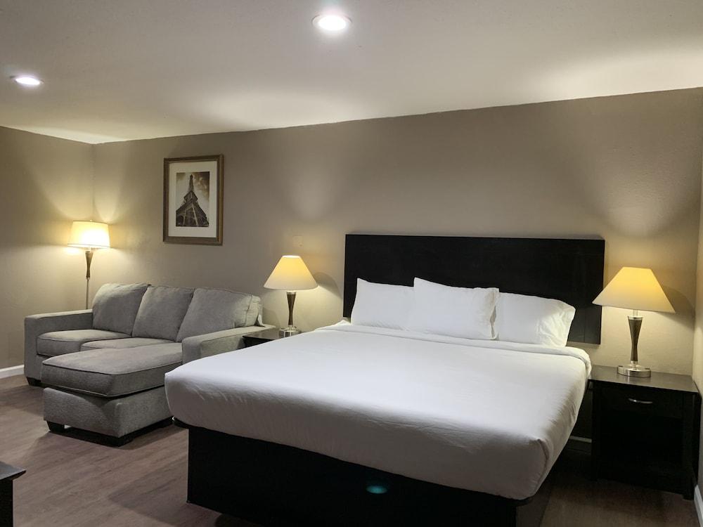 Days Inn by Wyndham Sulphur Springs photo 18