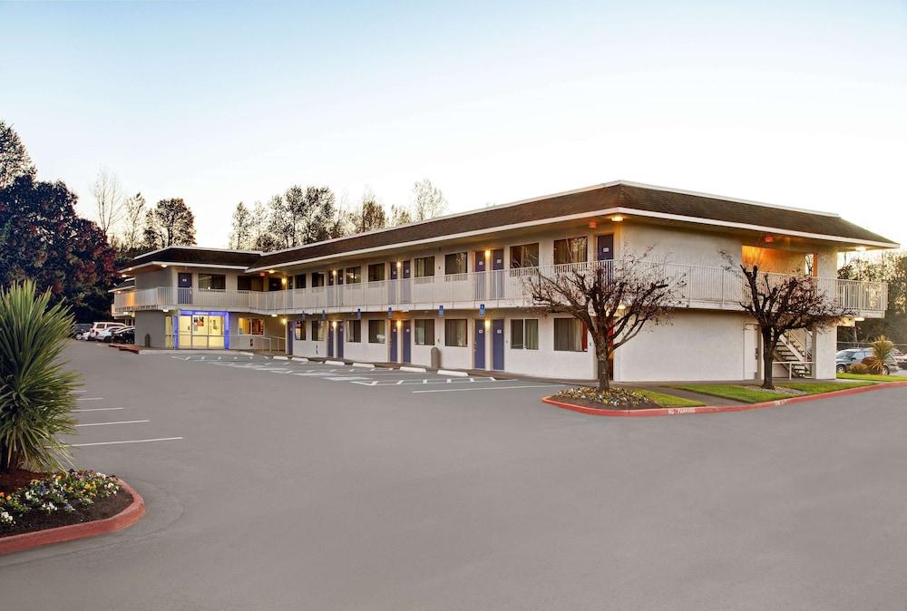 Motel 6 Troutdale, OR - Portland East photo 20