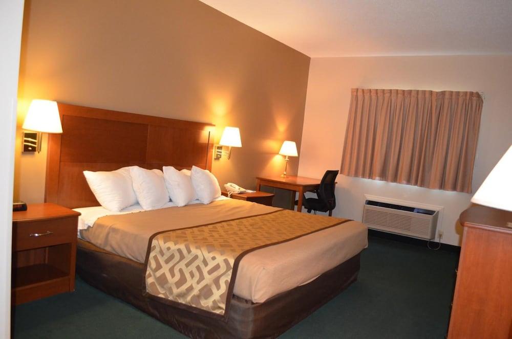 Brookshire Inn & Suites photo 10