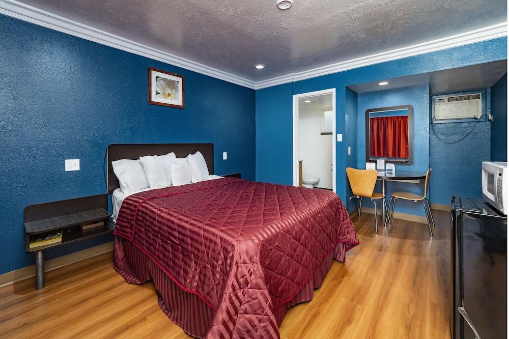 Travelodge by Wyndham Sacramento Convention Center photo 35