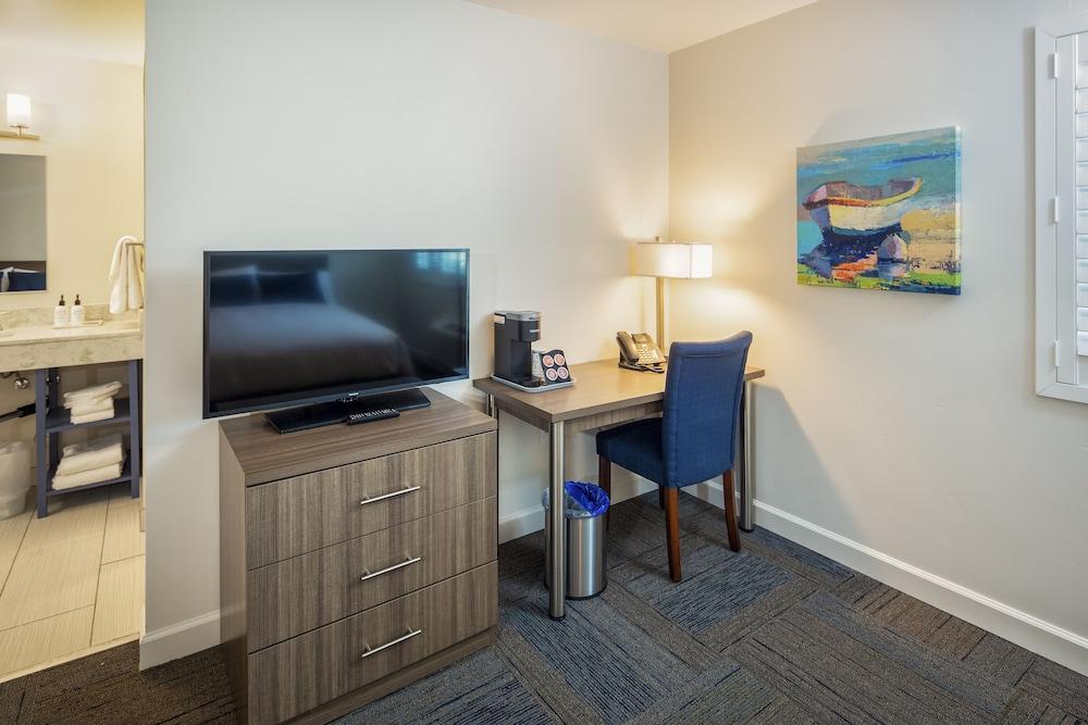 Inn At Moss Landing Point photo 14