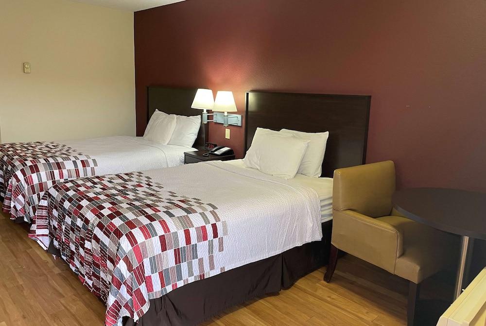 Travelodge by Wyndham Holland/Toledo photo 8