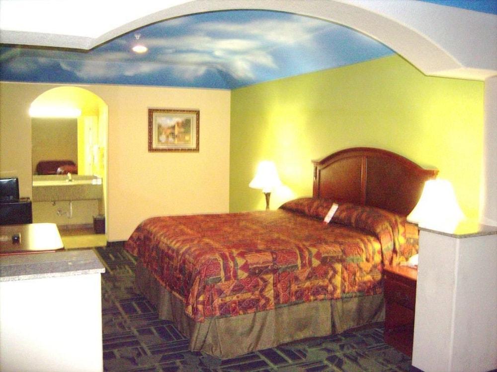 Regency Inn photo 11