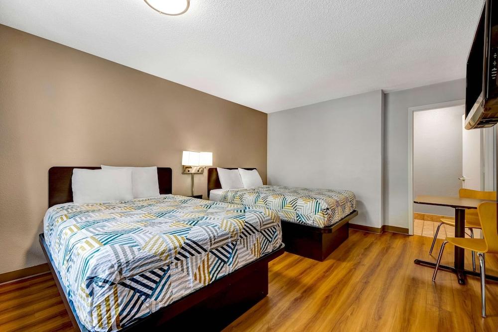 Motel 6 Portland, OR - Downtown photo 24