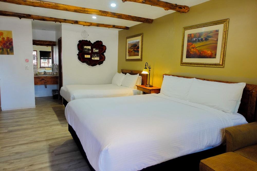 Sleepy Hollow Cabins and Hotel photo 84