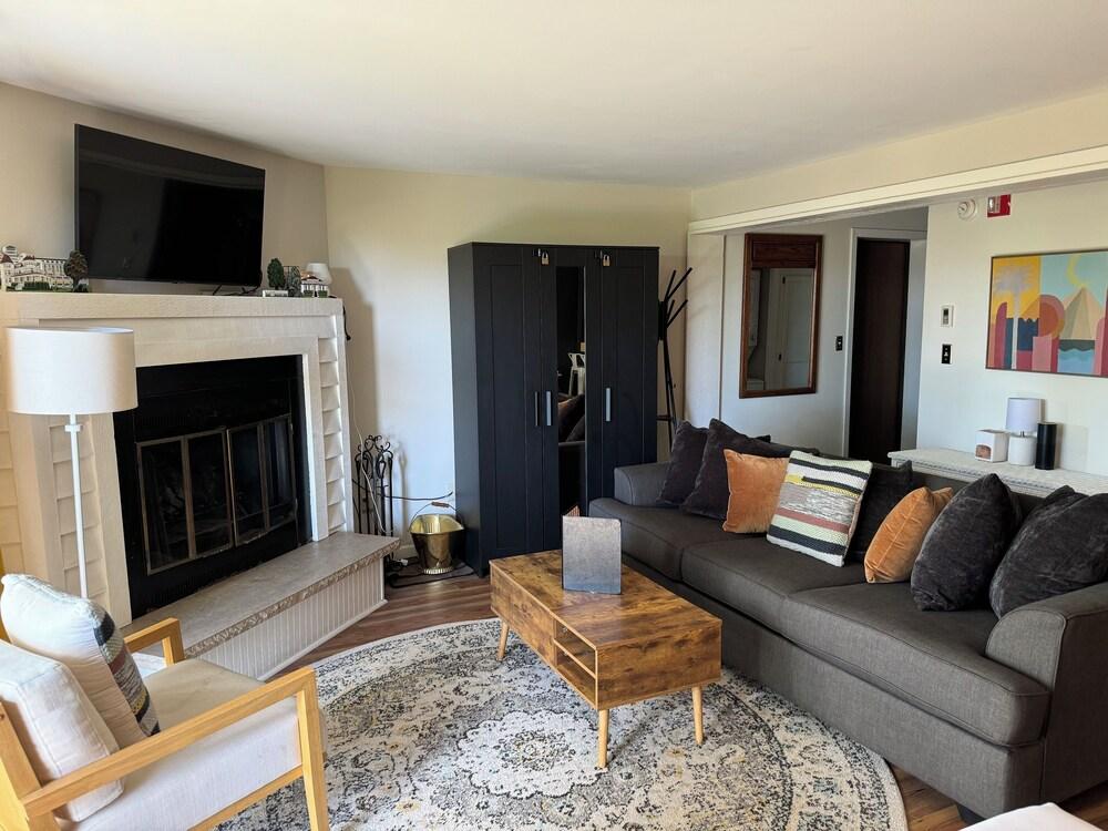 Sunset Condominiums photo 25