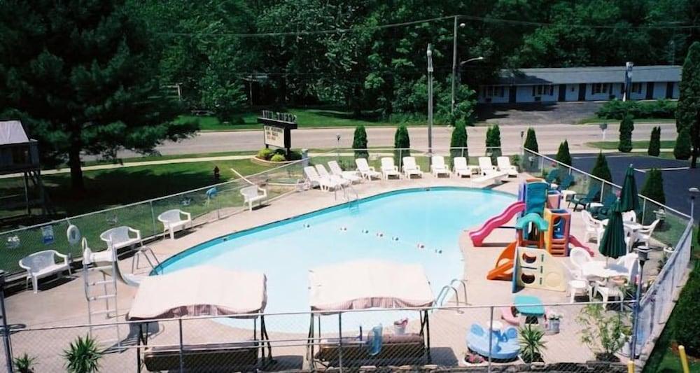 Spring Hill Motel photo 23