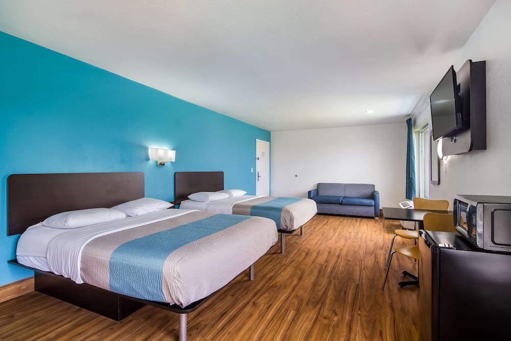 Motel 6 Pensacola, FL - NAS photo 28