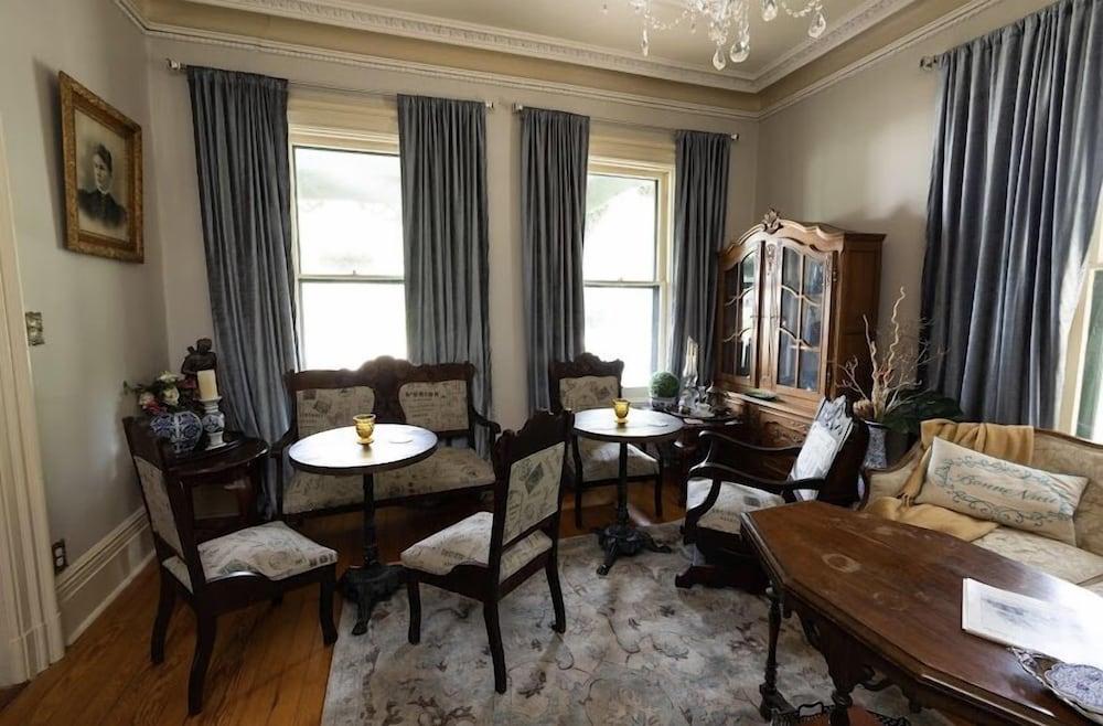 Iron Amethyst Inn   Boutique Hotel photo 29