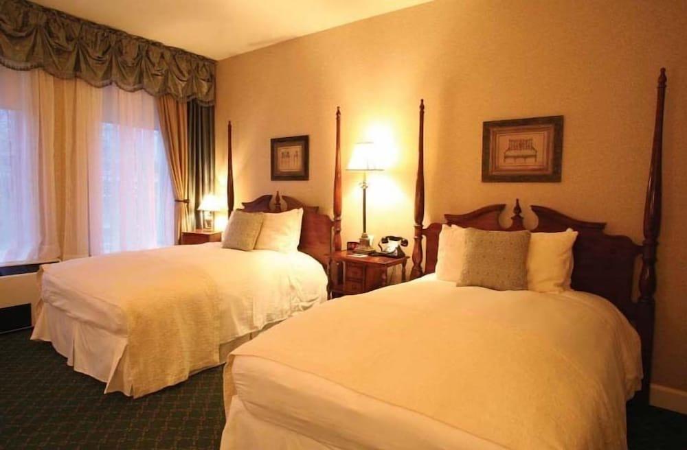 The Martha Washington Inn And Spa photo 22