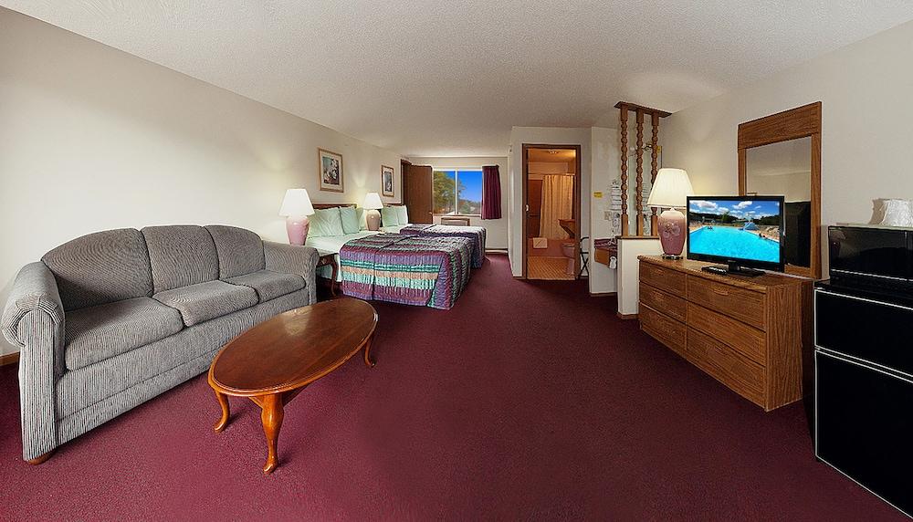 Shamrock Motel photo 20