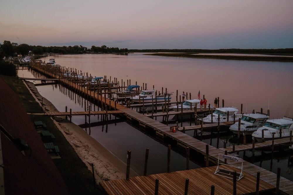 Sportsman's Lodge photo 66
