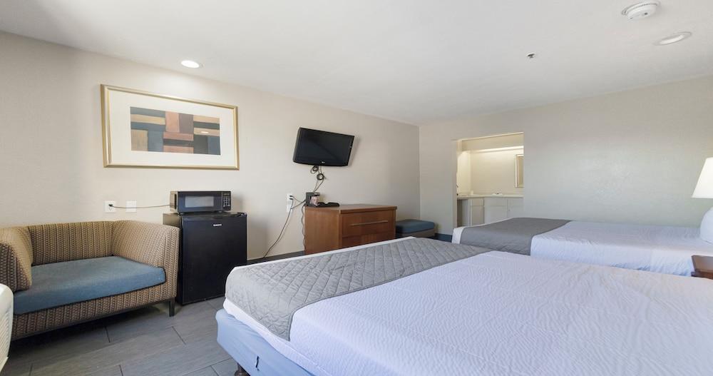 Budget Inn and Suites photo 17