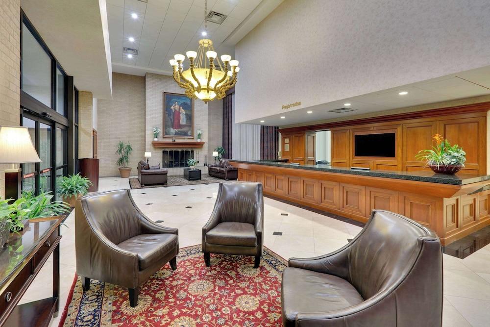 Wyndham Riverfront Little Rock photo 2